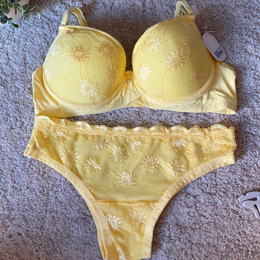 Conjunto de Lingerie Amarela