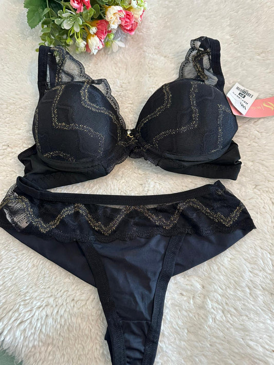 Conjunto de Lingerie Preta Delicadeza