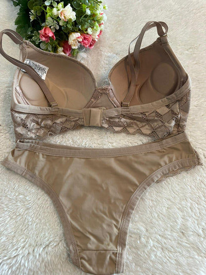 Conjunto de Lingerie Bege Serenidade