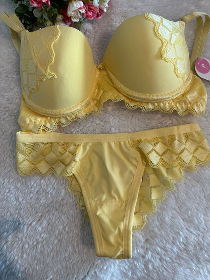 Conjunto de Lingerie Amarela Esmeralda