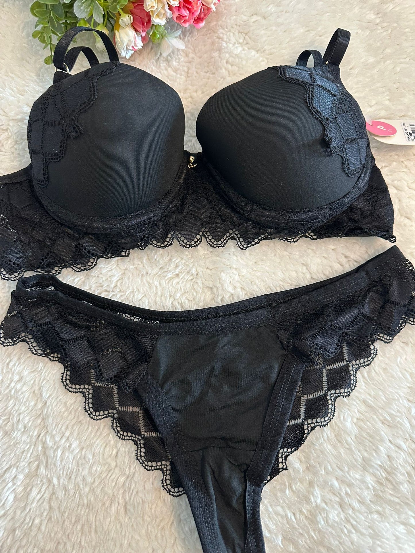 Conjunto de Lingerie Preta Suavidade