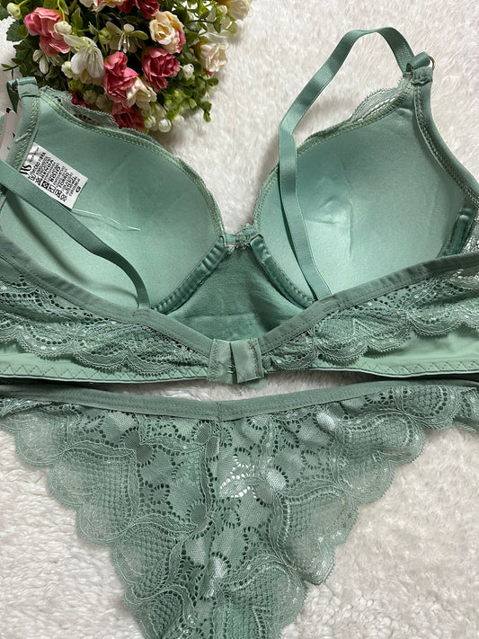 Conjunto de Lingerie Verde Água com Renda