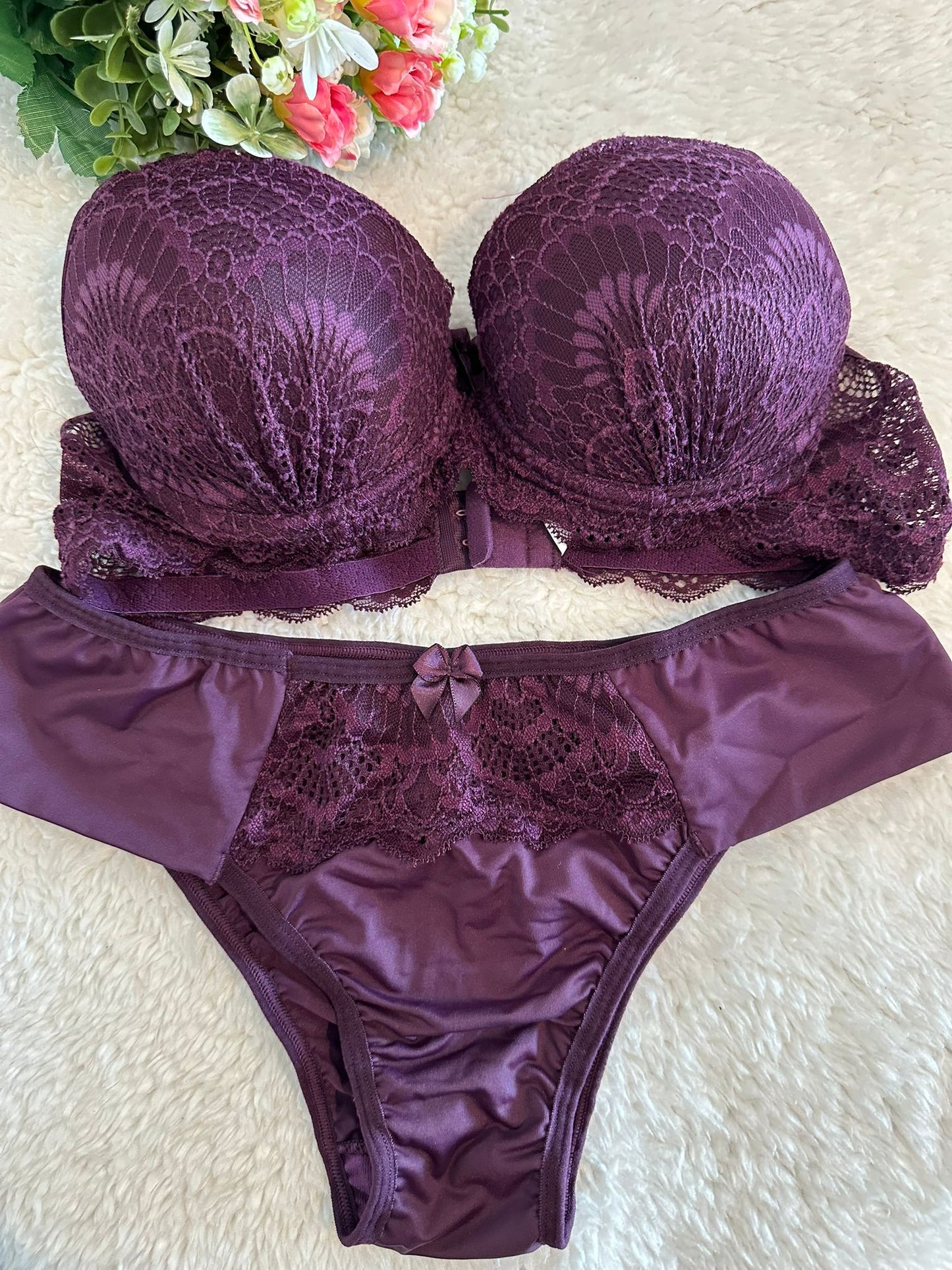 Conjunto de Lingerie Roxo Elegante