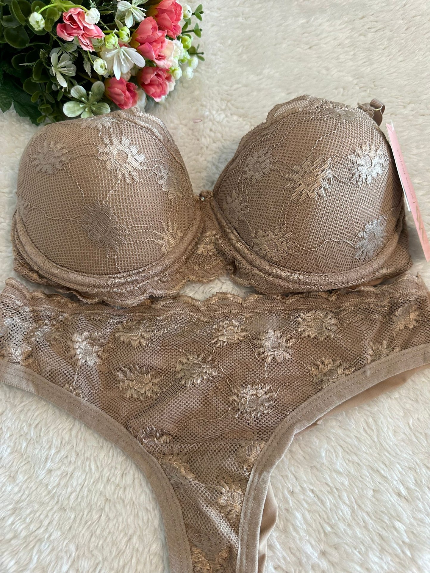 Conjunto de Lingerie Marrom Claro Clássico